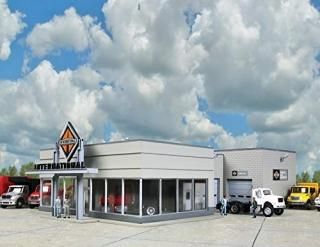Walthers-International Truck Dealer - HO