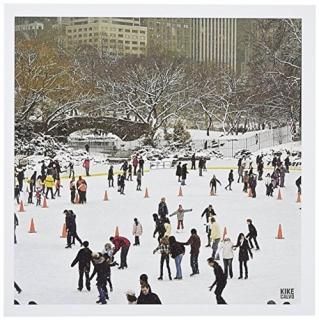 York Kike Calvo??Snow Blizzard in Central Park Manhattan New York City Ice Skate