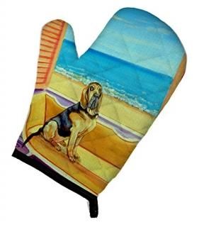 Caroline's Treasures 7191OVMT Bloodhound Couch Sitting Oven Mitt Large multicolo