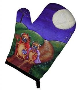 Carolines Treasures 7281OVMT Trick or Treat Halloween Pug Oven Mitt
