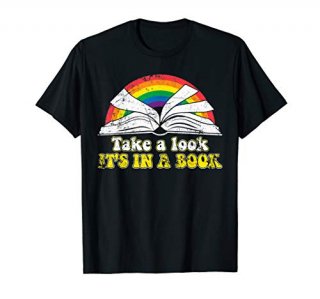 Love Reading Love Rainbows Gift Retro Rainbow T-Shirt