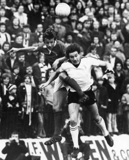 󥰥ɥåNjim Giles  Of Charleston FC & Ian Porterfield Of Sunderland FC Jum