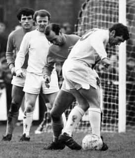 åޥå C1970 NSoccer Match Between Leeds United And Sutton United C1970 Johnny 