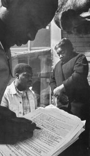 Freedom Summer 1964 Ntwo Civil Rights Activists Help An African American Couple 
