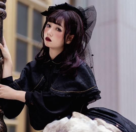 ケープ Hinanaqueena 秋冬 マント ポンチョ ライトアウター かわいい 羽織り クラシカル クラロリ 姫ロリ ハロウィン イベント おでかけ 上品 お呼ばれ ブラック ゴールド ライン フ ロリータゴスロリ専門通販ショップluxury ラグジュアリー 安い価格で可愛いロリータ