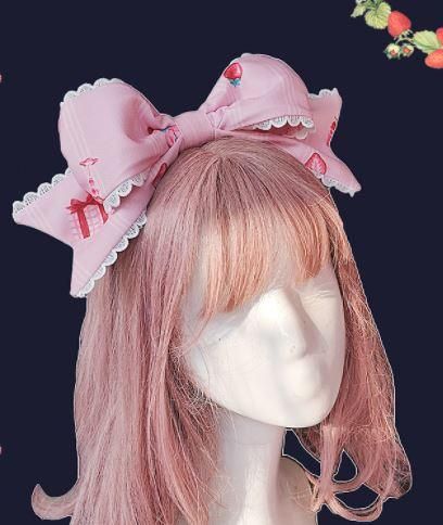 リボンカチューシャ 3色 通年 春夏 いちご ストロベリー リボン レース 大きめリボン プリント かわいい キュート カジュアル 撮影 イベント おでかけ デート ゴスロリ ロリータファッション ロリータゴスロリ専門通販ショップluxury ラグジュアリー 安い価格で可愛い