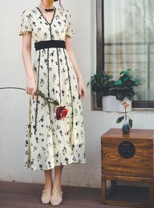 【納期30日】フラワーワンピース 春夏 モノトーン Vネック 花柄 プリント 総柄 ドレス 半袖 バイカラー ロング ミディアム ひざ下丈 ミモレ丈 フレア バックリボン バックコンシャス ふんわり - 【納期30日】フラワーワンピース 春夏 モノトーン Vネック 花柄 プリント 総柄 ドレス 半袖 バイカラー ロング ミディアム ひざ下丈 ミモレ丈 フレア バックリボン バックコンシャス ふんわり -