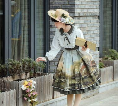 絵画プリントワンピース 春秋 春夏 長袖 フリル クラシカル クラロリ 森ガール メイド メイド風 かわいい ワンピースのみ ミディアム ひざ丈 ウエストマーク 切り替え おしゃれ かわいい ロリータゴスロリ専門通販ショップluxury ラグジュアリー 安い価格で可愛い