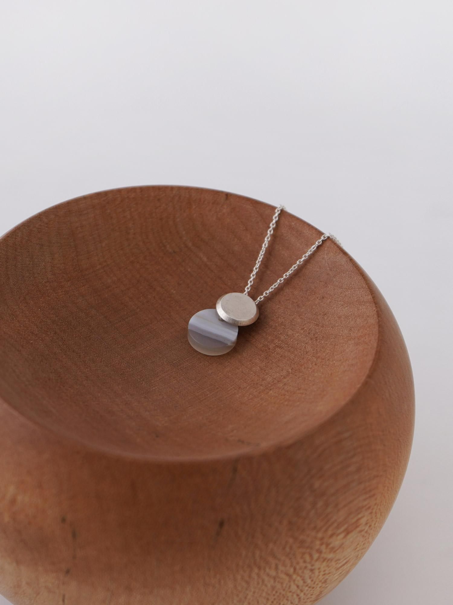 Halos Necklace S（アゲート 白）