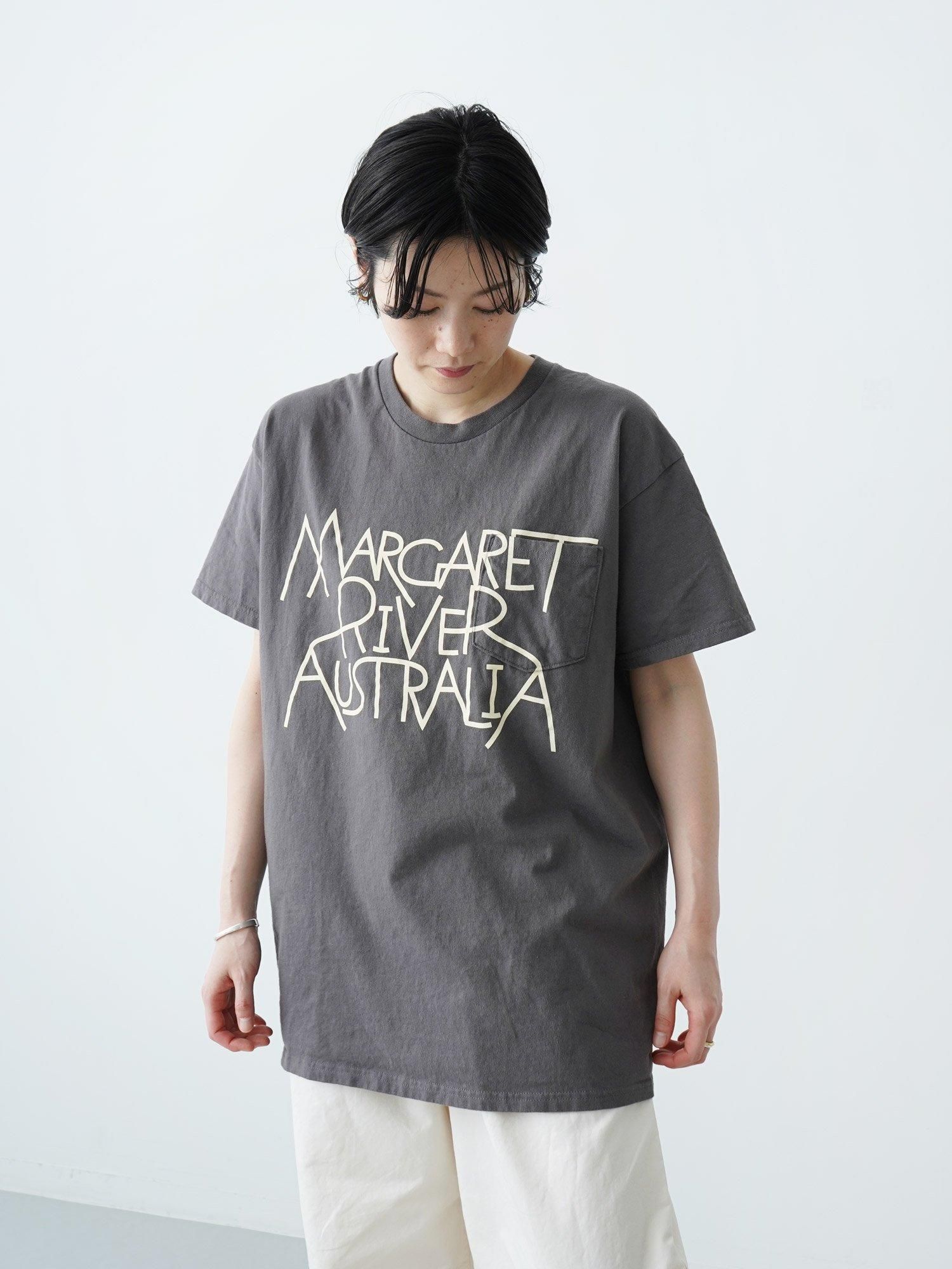Margaret Riverプリント　Tシャツ（charcoal×cream）