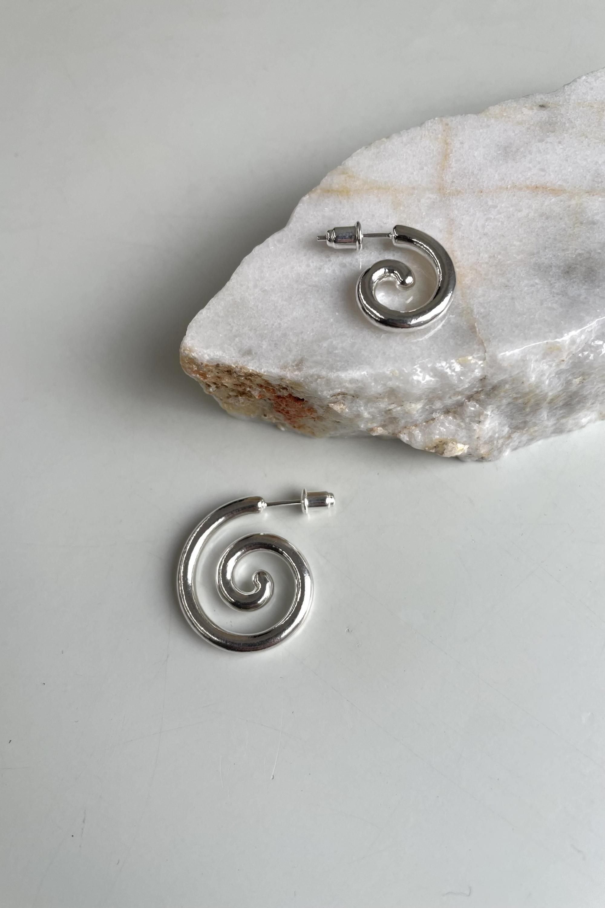 spiral sun earring (2P set) / LE MOON