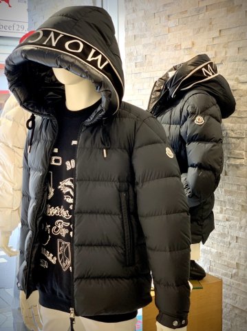 <img class='new_mark_img1' src='https://img.shop-pro.jp/img/new/icons25.gif' style='border:none;display:inline;margin:0px;padding:0px;width:auto;' />【MONCLER】CARDERE/ダウンジャケット（999ブラック）