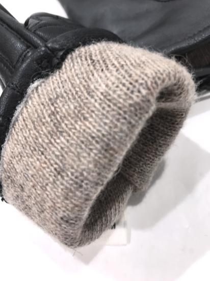 UGG Quilted Logo Leather & Cashmere 手袋 UGG Quilted Logo Leather & Cashmere 手袋