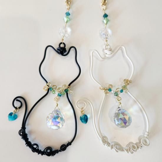 サンキャッチャー♡ハンドメイド「ペリドット♡ねこฅ•ω•ฅ」 サンキャッチャー♡ハンドメイド「ペリドット♡ねこฅ•ω•ฅ」