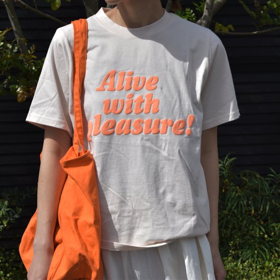 エンボスレタードロゴTシャツ - a-trend-ld.store