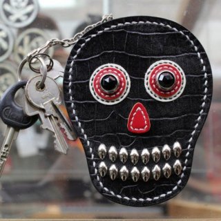 skull leather key & card case<BR>black emboss leather<BR>crocodile X red