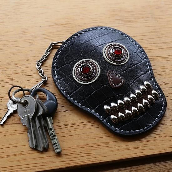skull leather key & card caseblack emboss leathercrocodile X