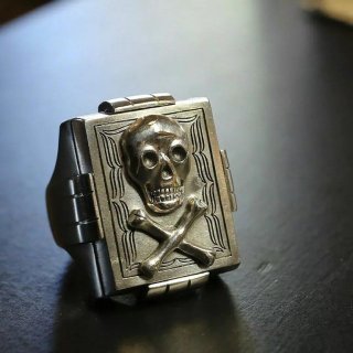 old style skull ring<BR>silver925 size17