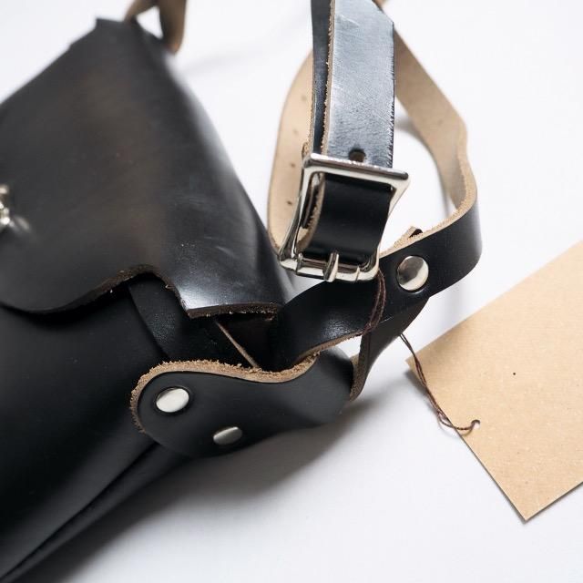 FERNAND LEATHER(フェルナンドレザー)/Horizontal Latch Pouch(M