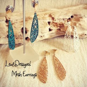 <img class='new_mark_img1' src='https://img.shop-pro.jp/img/new/icons12.gif' style='border:none;display:inline;margin:0px;padding:0px;width:auto;' />LeafDesigned Mesh Earrings *3Color