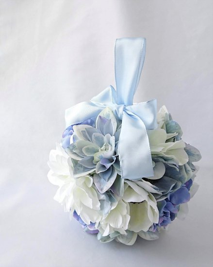 サムシングブルー ホワイトとブルーの華やかボールブーケ Flowerworks Lupinus Artificialflower Shop
