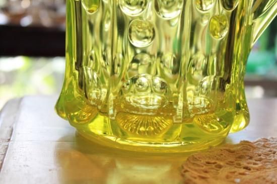 ビンテージ Mosser Glass チェリー ウランガラスのピッチャー