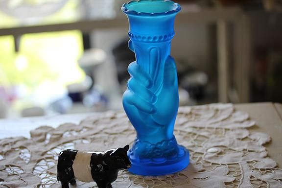 アンティーク アールデコ ハンドモチーフ ブルーガラス フラワーベース