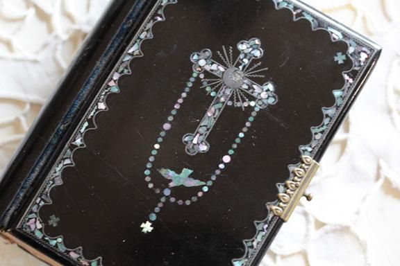 アンティーク 19世紀シェル象嵌の宗教書