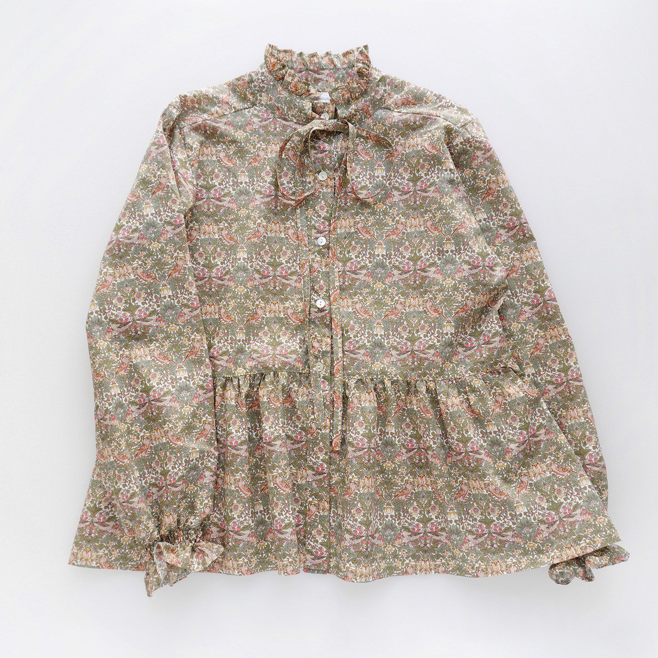 10% - San Sakae petit - Ladies blouse (Liberty Strawberry thief spring)