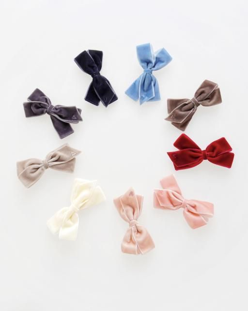 <img class='new_mark_img1' src='https://img.shop-pro.jp/img/new/icons1.gif' style='border:none;display:inline;margin:0px;padding:0px;width:auto;' />Verity Jones - Velvet medium bow (9 colors)