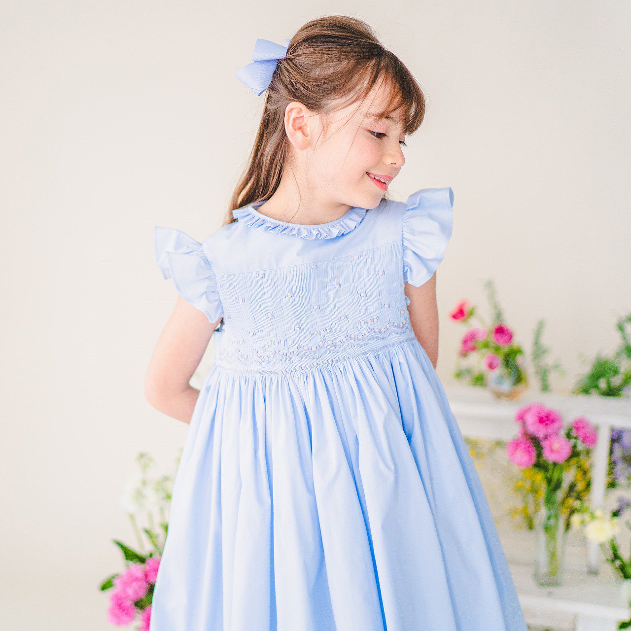 <img class='new_mark_img1' src='https://img.shop-pro.jp/img/new/icons1.gif' style='border:none;display:inline;margin:0px;padding:0px;width:auto;' />Charlotte sy Dimby - Ruffle sleeves dress BLUE (ISETAN)