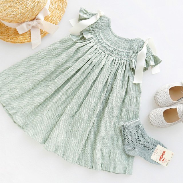<img class='new_mark_img1' src='https://img.shop-pro.jp/img/new/icons1.gif' style='border:none;display:inline;margin:0px;padding:0px;width:auto;' />dBb ideas - Sauce crepe smocked dress