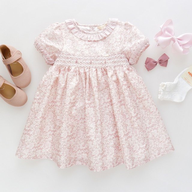 <img class='new_mark_img1' src='https://img.shop-pro.jp/img/new/icons1.gif' style='border:none;display:inline;margin:0px;padding:0px;width:auto;' />Laivicar / baby Lai - Pink floral smocked dress