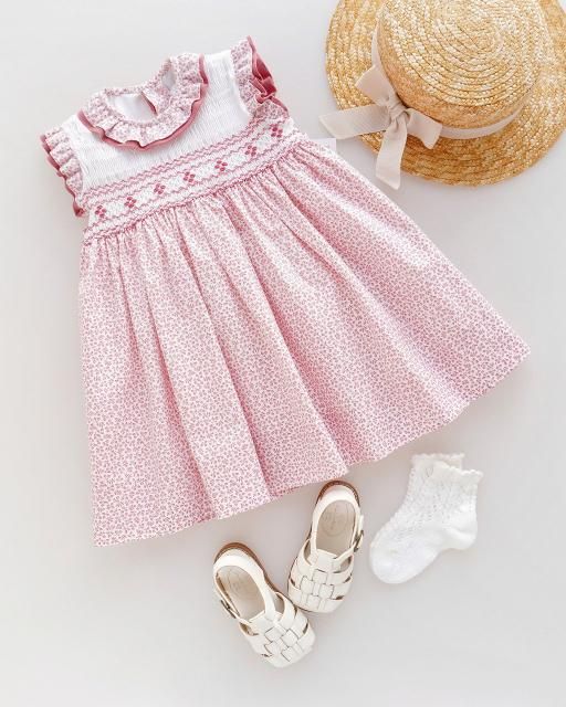 <img class='new_mark_img1' src='https://img.shop-pro.jp/img/new/icons1.gif' style='border:none;display:inline;margin:0px;padding:0px;width:auto;' />Laura smocked dress (Pink)