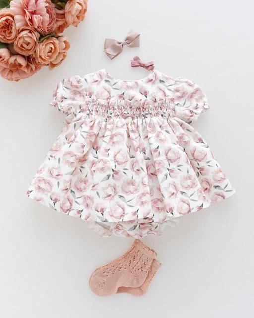 <img class='new_mark_img1' src='https://img.shop-pro.jp/img/new/icons1.gif' style='border:none;display:inline;margin:0px;padding:0px;width:auto;' />Rosa rosa baby dress set
