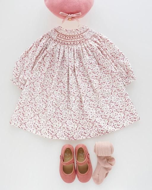 <img class='new_mark_img1' src='https://img.shop-pro.jp/img/new/icons1.gif' style='border:none;display:inline;margin:0px;padding:0px;width:auto;' />Rosa twill smocked bishop dress