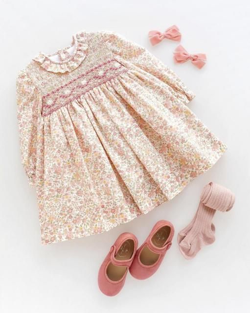 <img class='new_mark_img1' src='https://img.shop-pro.jp/img/new/icons1.gif' style='border:none;display:inline;margin:0px;padding:0px;width:auto;' />Martina smocked dress (Peach floral)