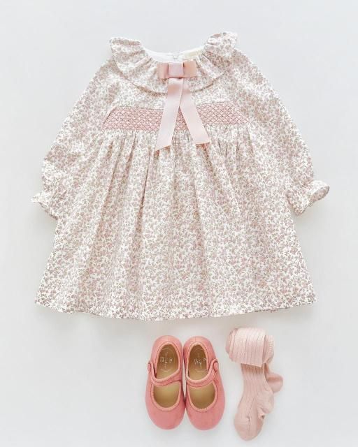 <img class='new_mark_img1' src='https://img.shop-pro.jp/img/new/icons1.gif' style='border:none;display:inline;margin:0px;padding:0px;width:auto;' />Rosa cinta smocked dress