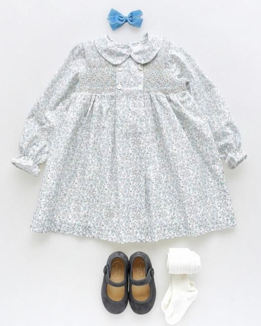 <img class='new_mark_img1' src='https://img.shop-pro.jp/img/new/icons1.gif' style='border:none;display:inline;margin:0px;padding:0px;width:auto;' />Forest smocked dress (Blue floral)