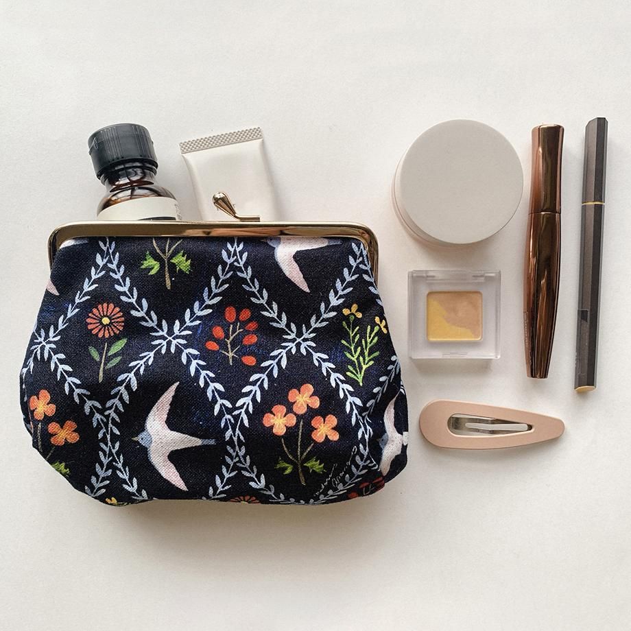 Subikiawa. 帆布がま口コスメポーチ 果物のポーチ