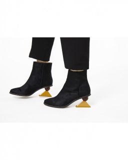TRIANGLE HEEL BOOTS<br>BLACK×YELLOW