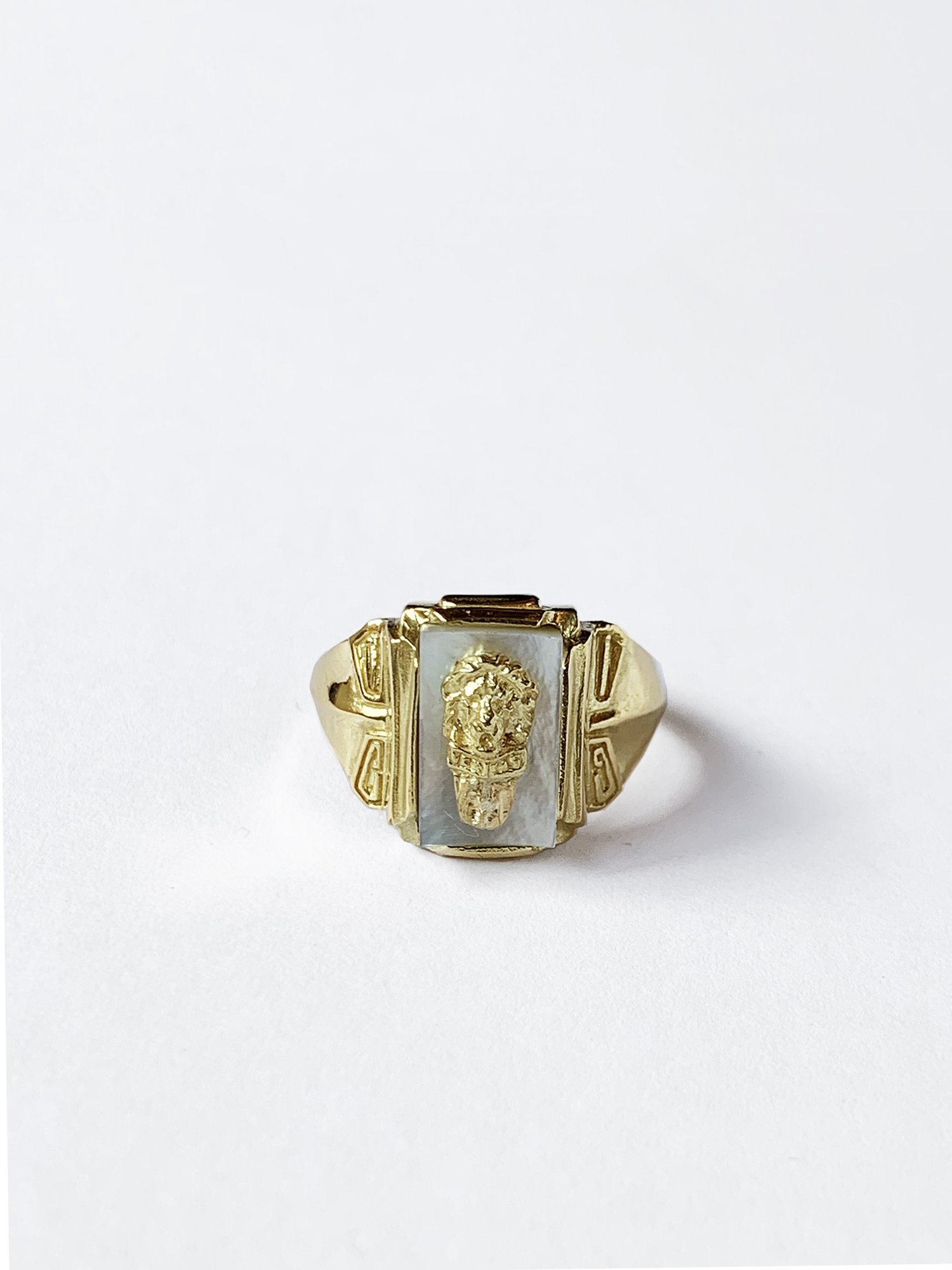 HELIOS / College leo ring / Mother of pearl