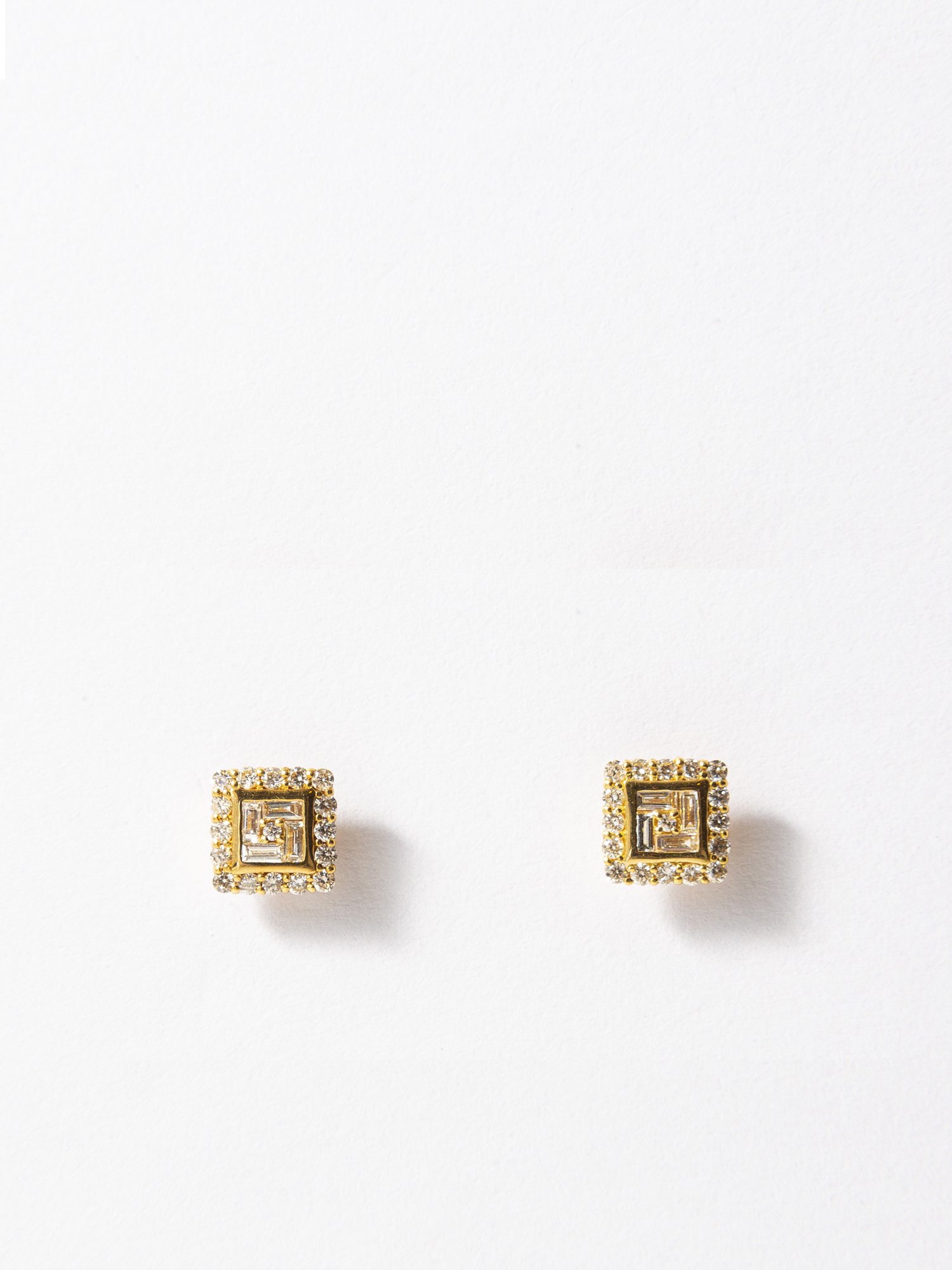 HISPANIA / Classic square diamond earrings / 在庫商品