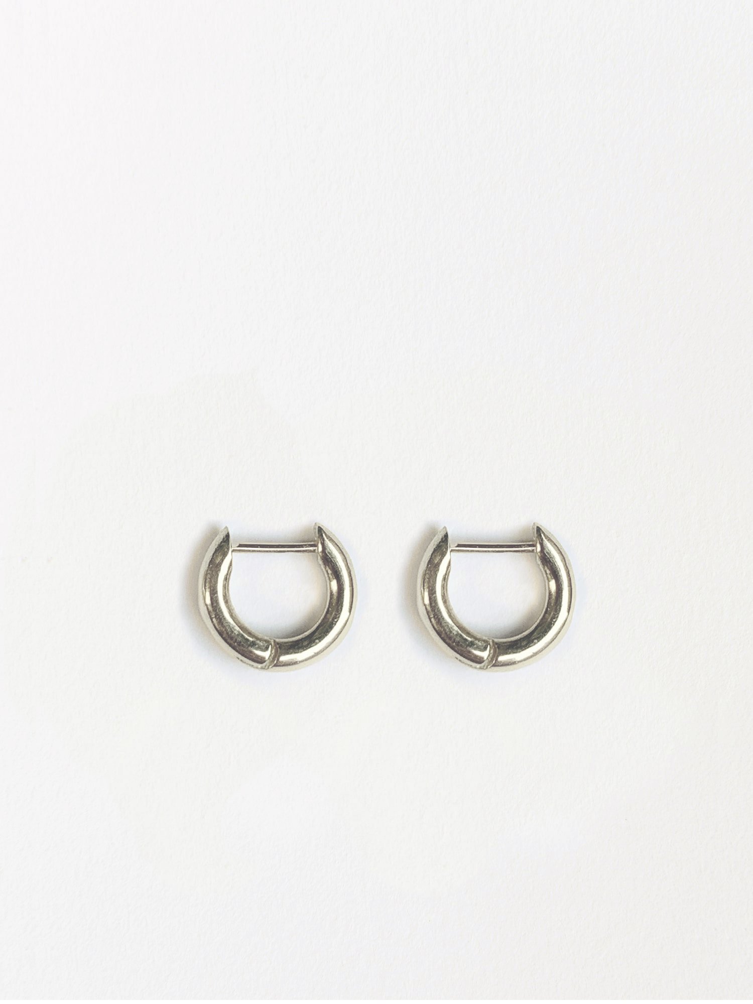 SOPHISTICATED VINTAGE / Circle earrings / K18 white gold別注

