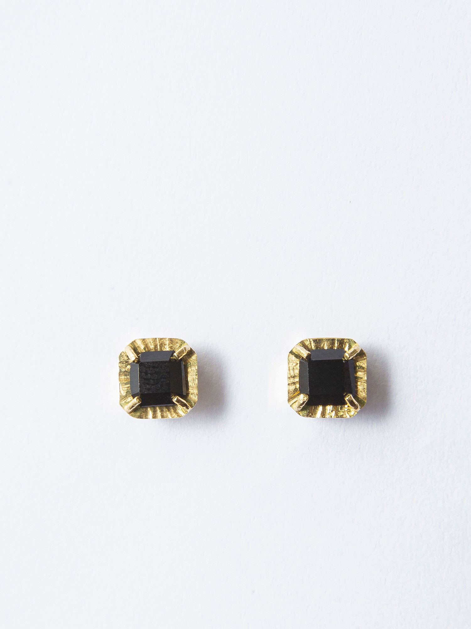 HELIOS / Onyx square earrings - GIGI Jewelry