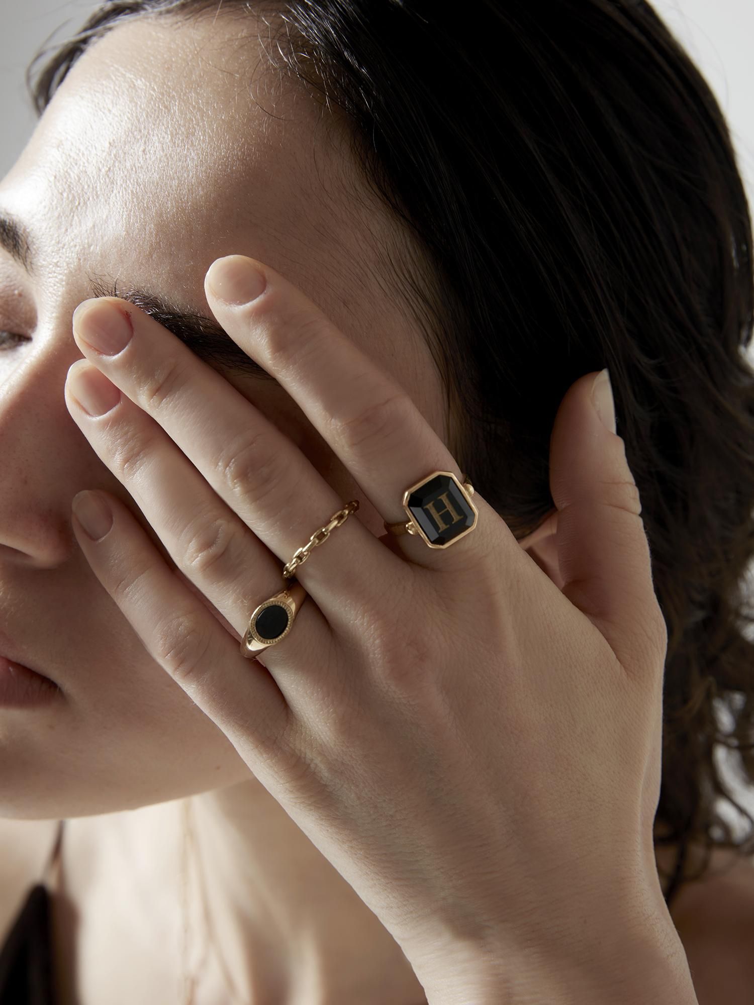 HELIOS / Onyx signet ring ( small onyx ) - GIGI Jewelry HELIOS / Onyx signet ring ( small onyx ) - GIGI Jewelry