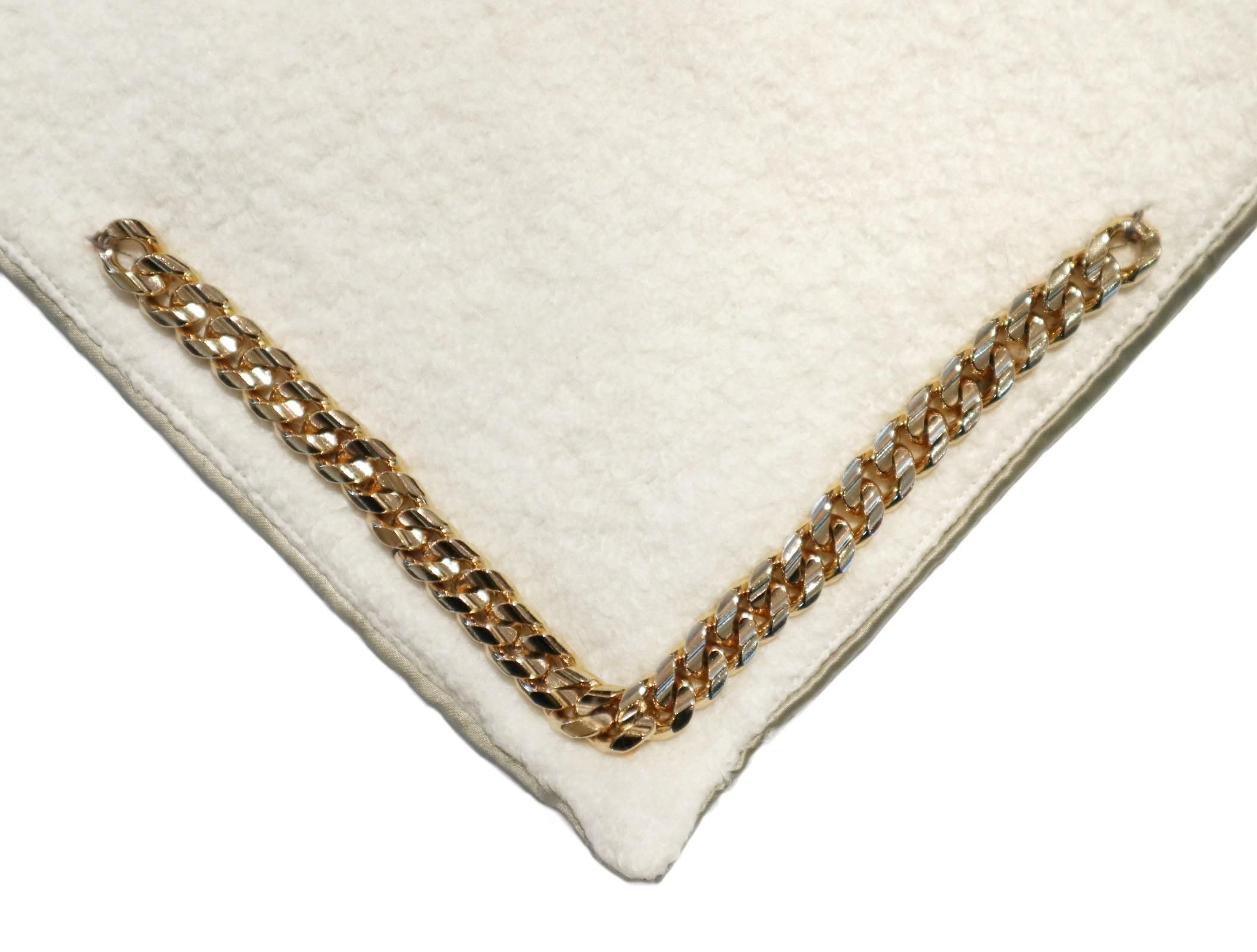 satin/boucle REVERSIBLE HOOD STY - Revolution Web Store