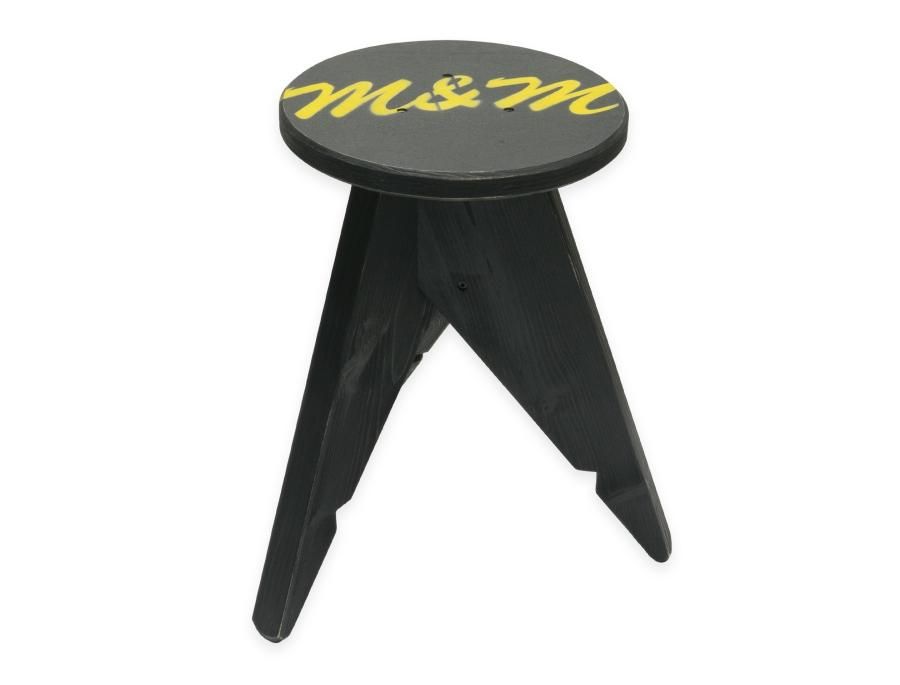 M＆M Customperformance スツール　黒×白　焼印ロゴ　希少 M＆M（エムアンドエム）正規通販サイト - Revolution Web Store