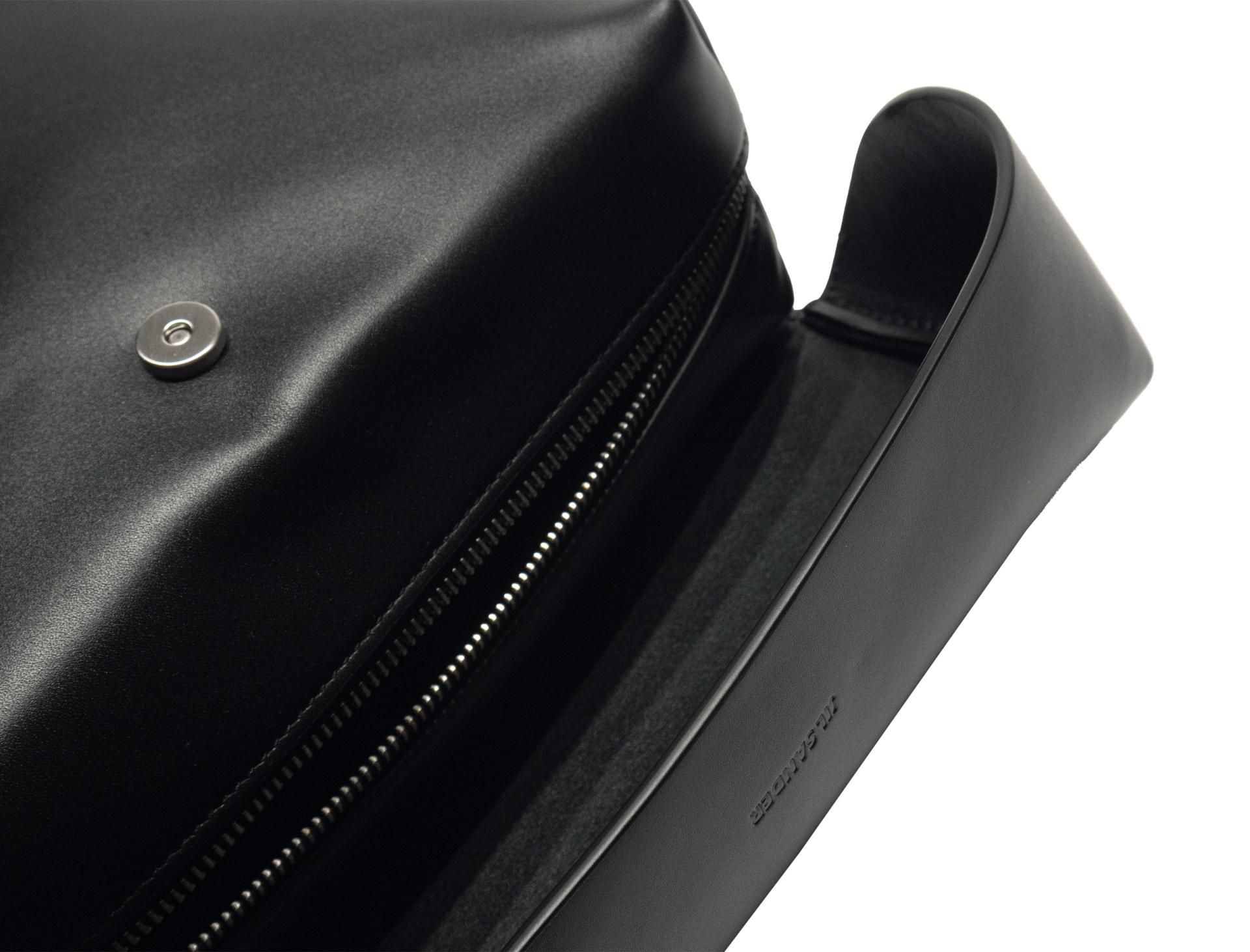LID CROSSBODY BAG - Revolution Web Store