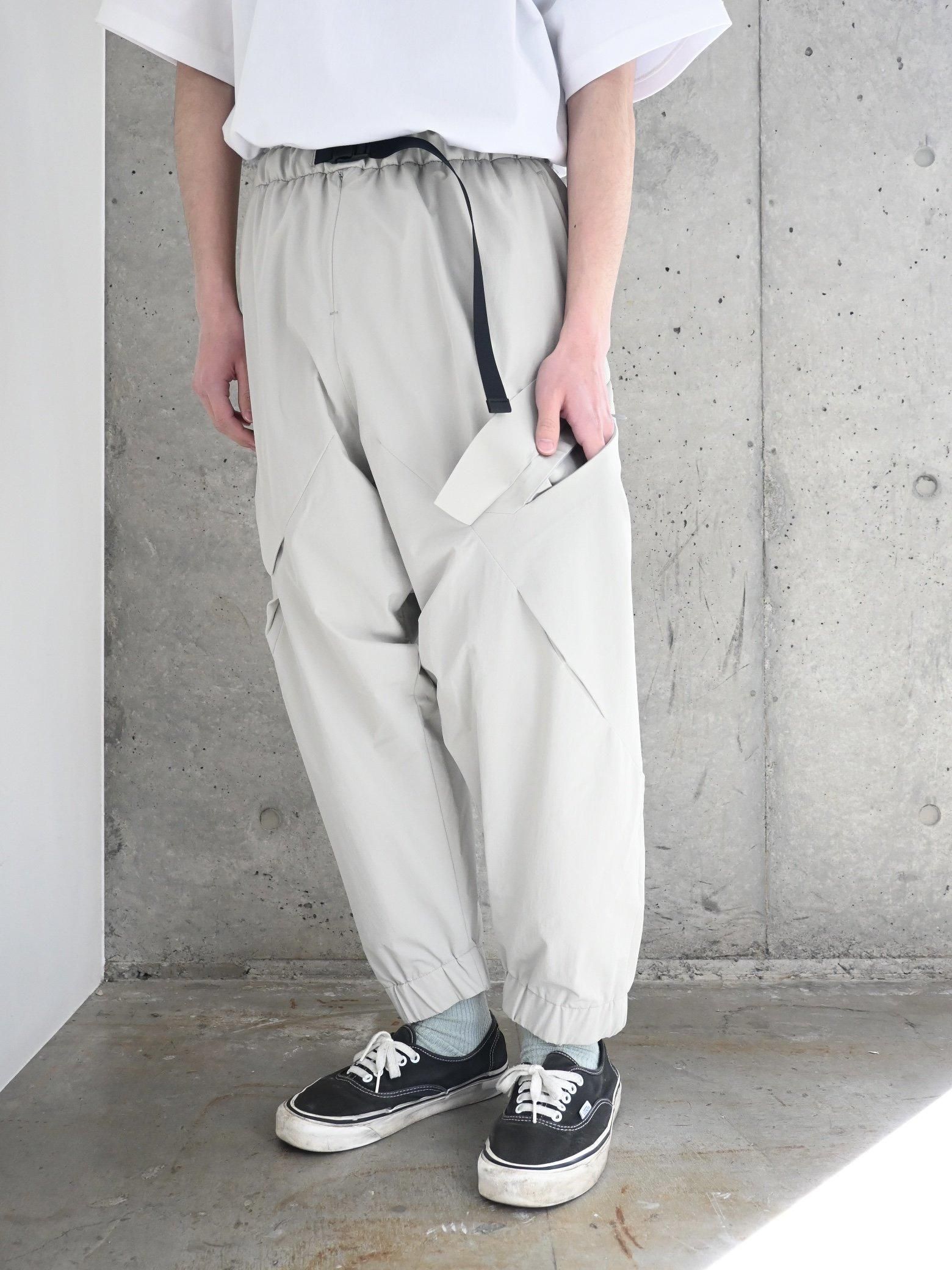 Ventilation pocket easy tech pants 極美品 Ventilation pocket easy tech pants - Black – FUMITO GANRYU